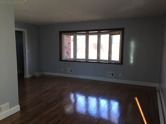 5th image of 448 Tysens Ln