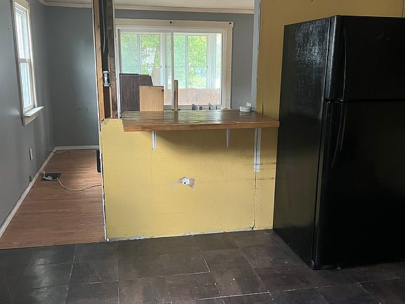 3rd image of 1128 S Denny St