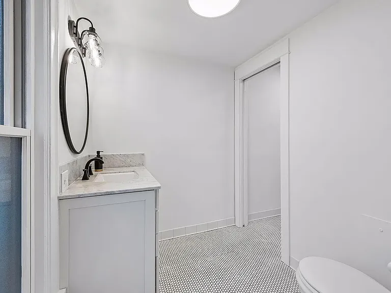 105 Milton St S #1B — Photo 21