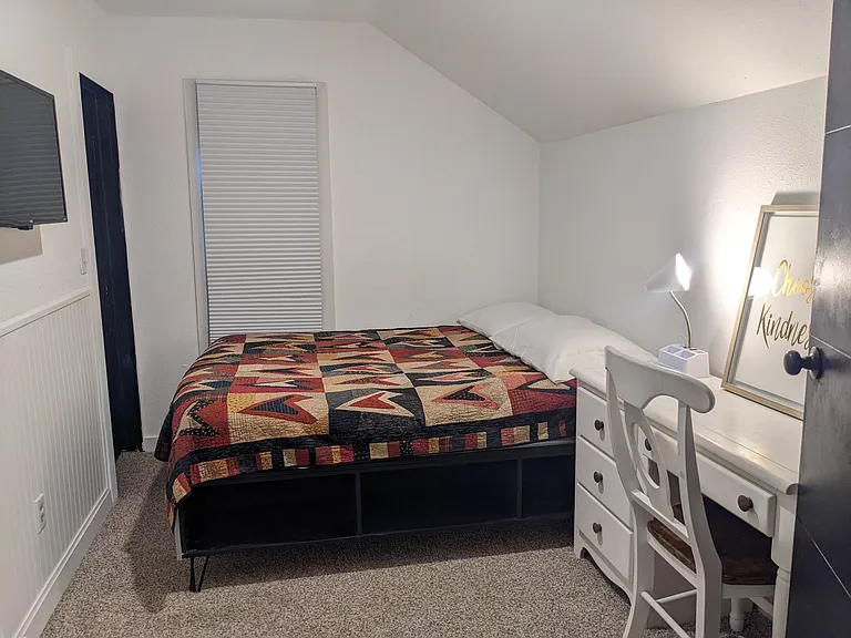 912 N Chestnut St #2 — Photo 10