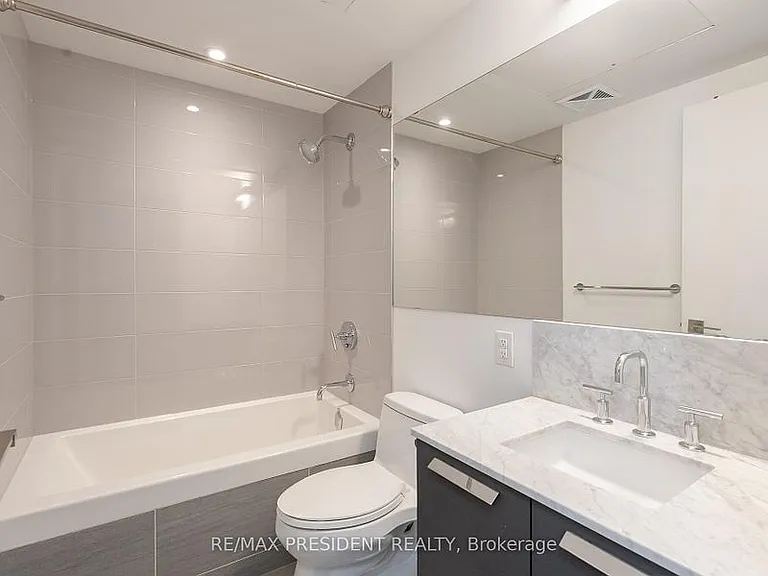 50 Charles St E #2715 — Photo 28