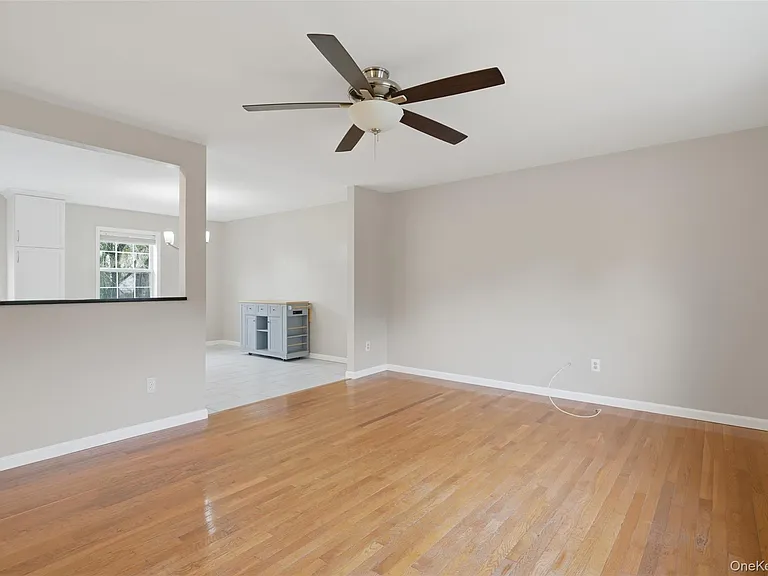 17 Watkins Dr — Photo 10