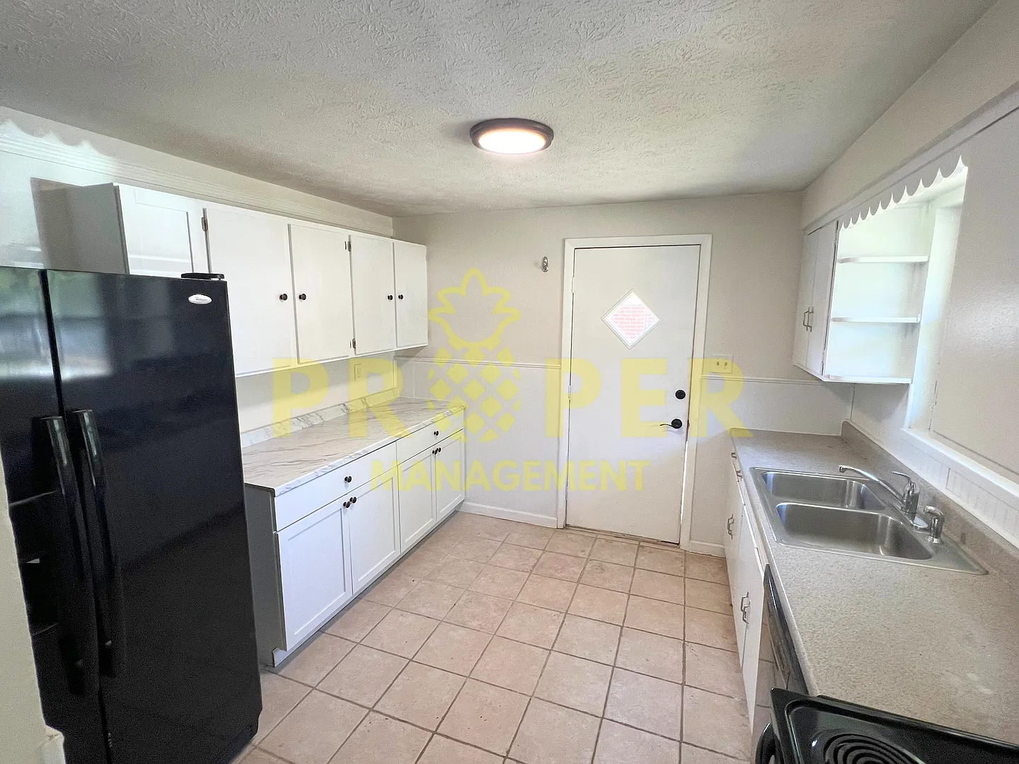 For Rent Charming 3-Bedroom Home — Photo 3