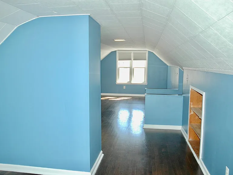 1815 Dallas Ave — Photo 12