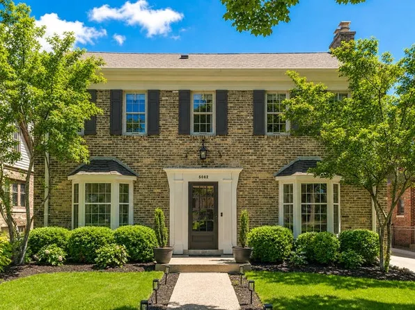 5062 N Larkin St, Whitefish Bay, WI 53217