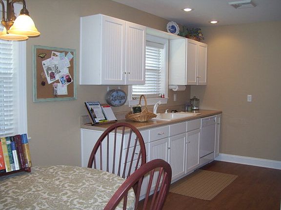 5th image of 950 Twin Oaks Ln