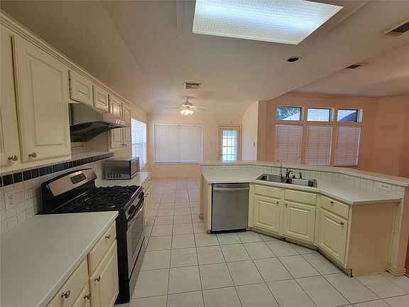 5th image of 13707 Harvest Brook Ct