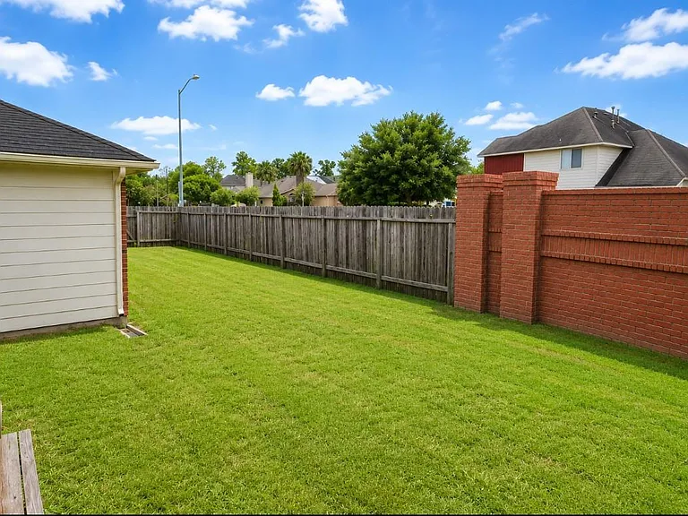 15154 Kingsbridge Way — Photo 12