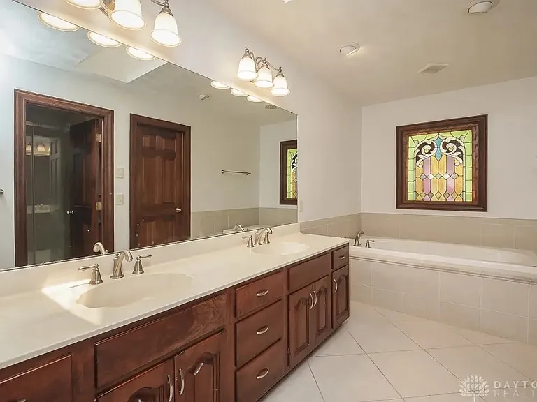 9548 Meadow Woods Ln — Photo 21