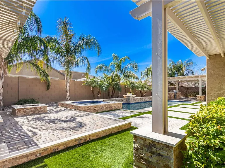 22237 E Maya Rd — Photo 4