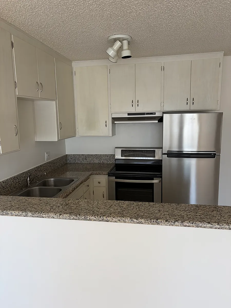 Building Photo - 4541-43 Glacier Ave #31