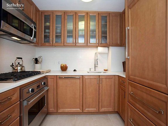 5th image of 205 E 85th St APT 14A