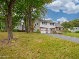 40 Merritt Dr, Schenectady, NY 12306