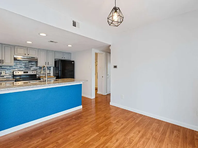 2124 Burton Dr #159 — Photo 7