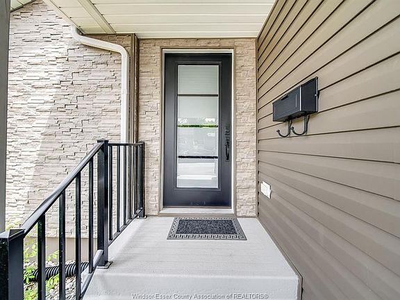 5th image of 20 Bonita Ave