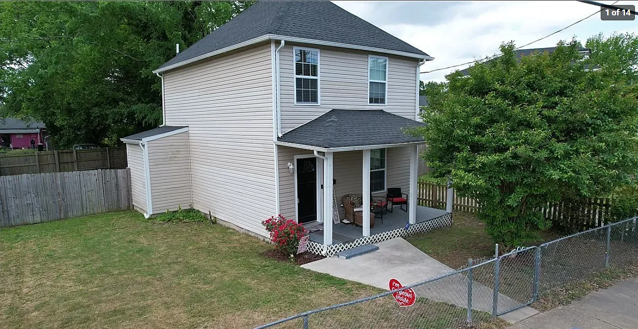 3 bed, 1190 sqft, $2,400 — Photo 1