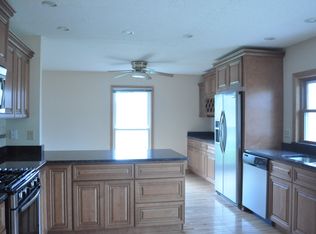 141 S Birchwood Dr, Naperville, IL