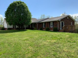60 Vanover Dr, Stearns, KY 42647