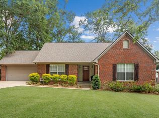 2421 Stonewood Dr, Dothan, AL 36301