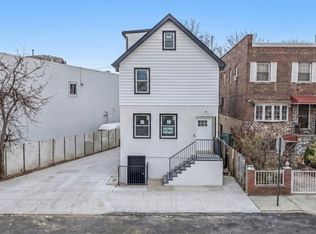 1148 E 211th Street, Bronx, NY 10469