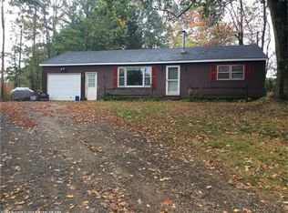 8 Jonathan St, Gorham, ME 04038