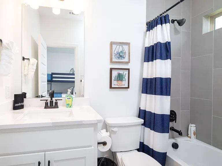 Bathroom #3- shower/bathtub combo with extra towels available