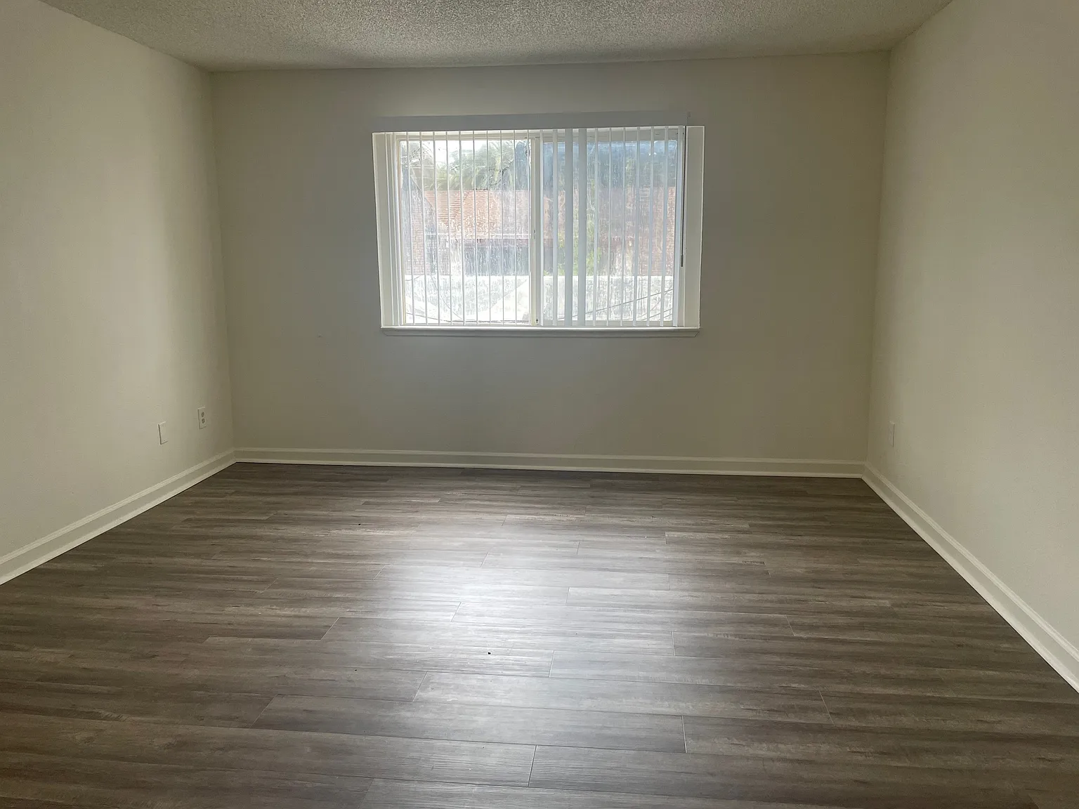 3 bed, $3,200 — Photo 3