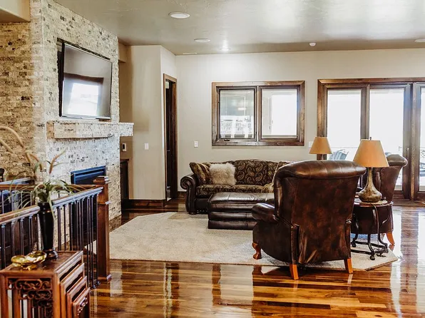49 Fairway Dr, Casper, WY 82604