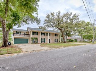 8 Mockingbird Ln, Gulfport, MS 39507
