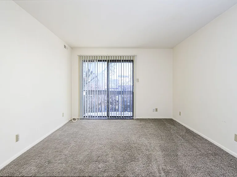Oak Forest Apartments — Photo 41