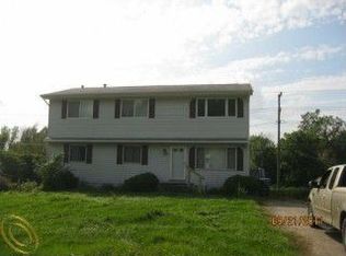 585 Teggerdine Rd, White Lake, MI 48386