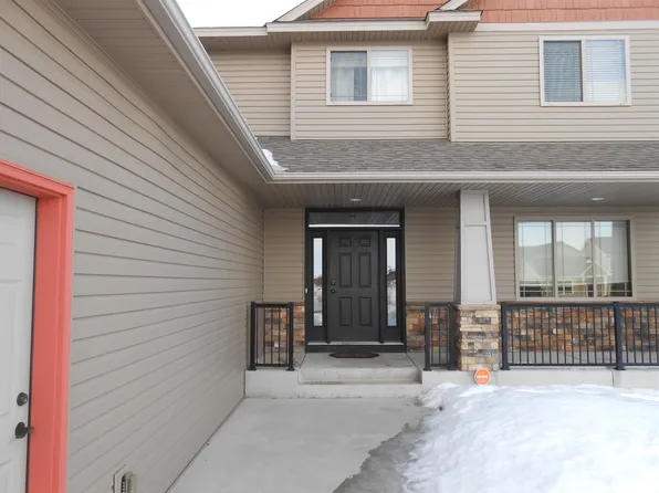 2709 NW Crescent Dr, Minot, ND 58703