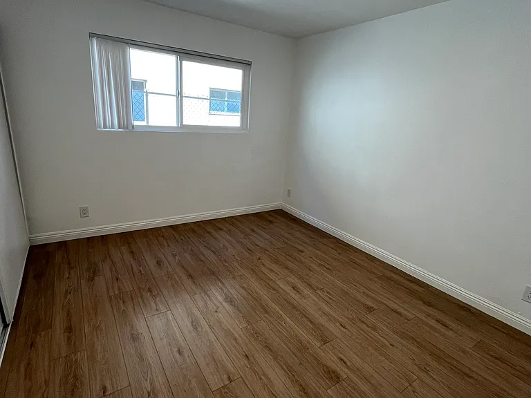19142 Sherman Way #1 — Photo 10