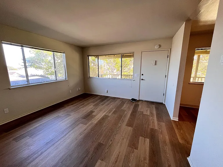 557 Spencer St #D — Photo 5
