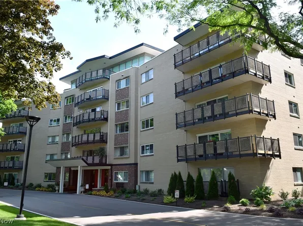 255 N Portage Path APT 316, Akron, OH 44303