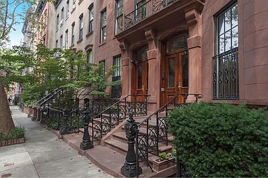 67 Perry Street in West Village