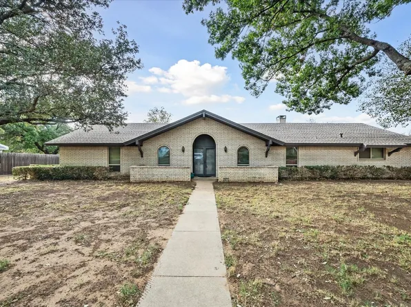 2911 Lakewood Dr, Denton, TX 76207