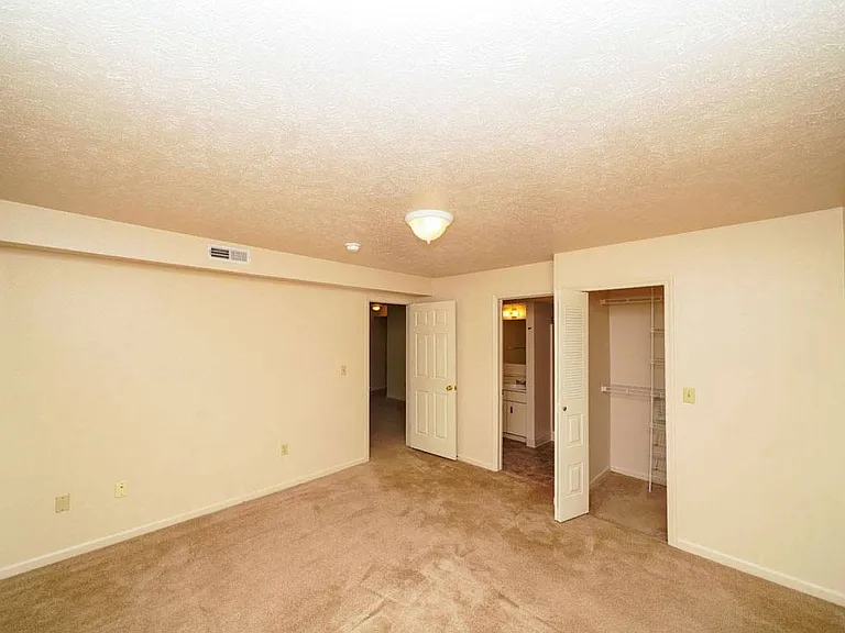 Dupont Lakes Apartments — Photo 58