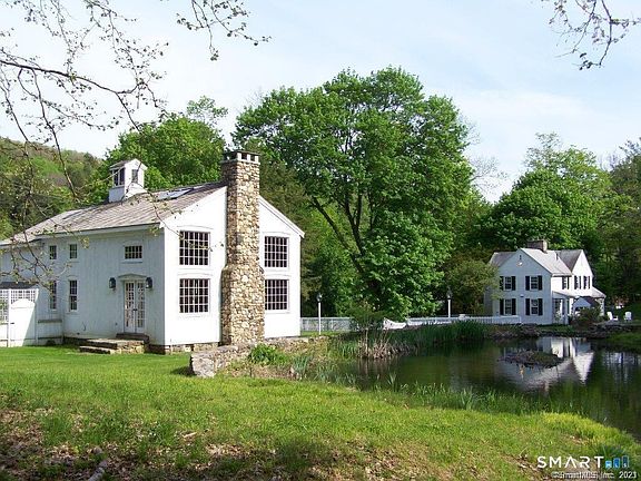 4th image of 115 River Road