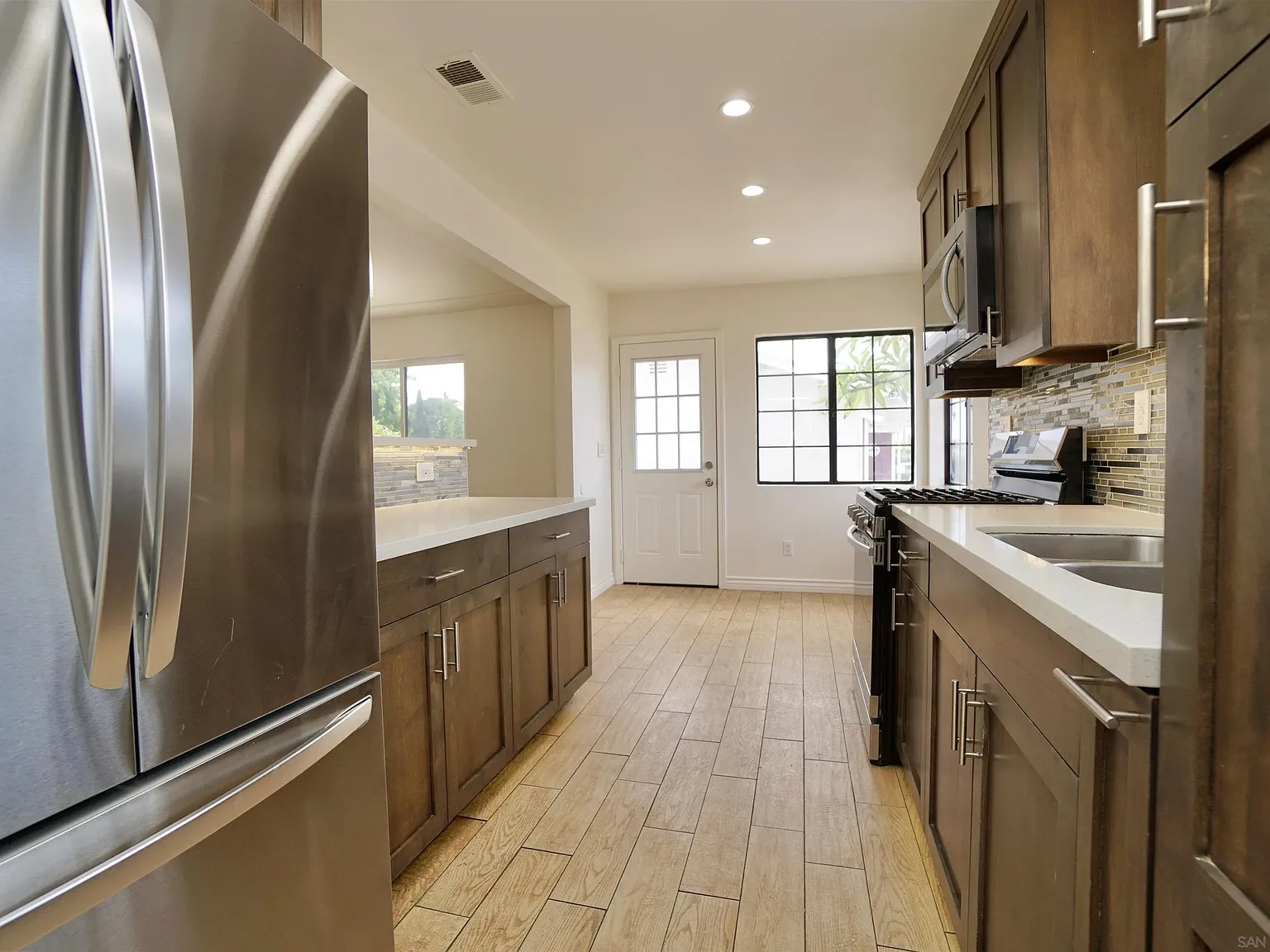 4 bed, 2.0 bath, 1538 sqft, $4,795 — Photo 2