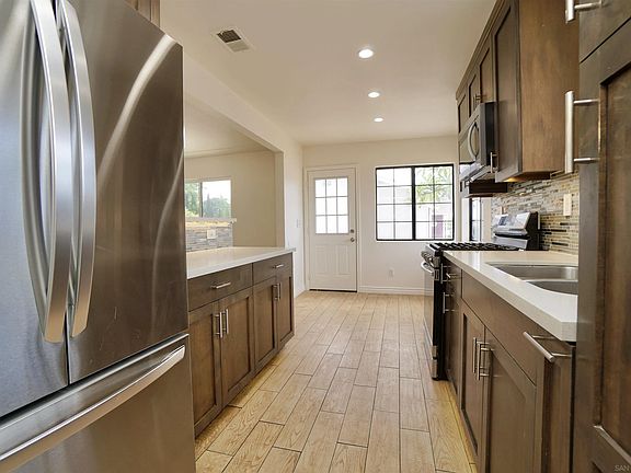 2nd image of 2523 Pergl St