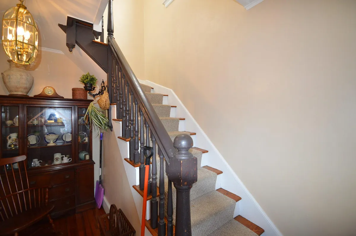 Building Photo - 616 Thames St #2