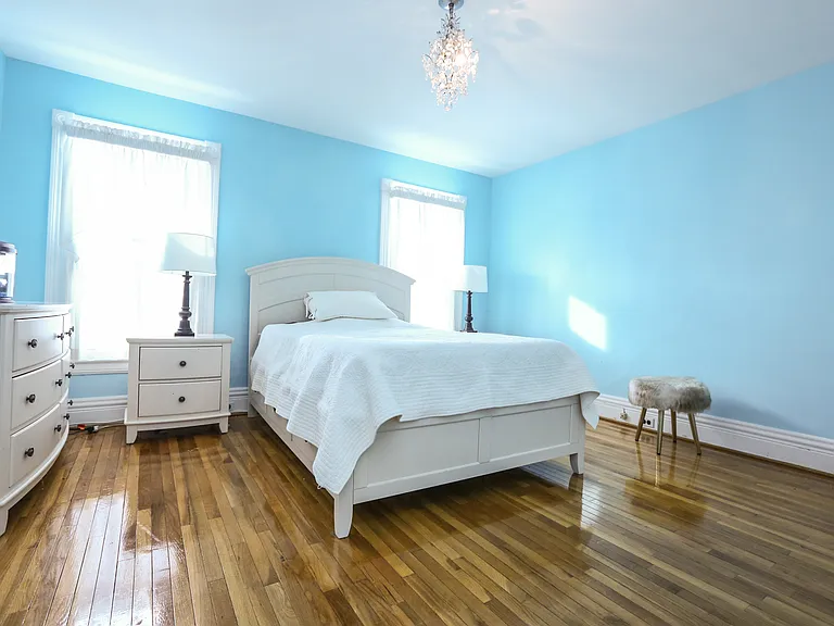 11 Pleasant St — Photo 16