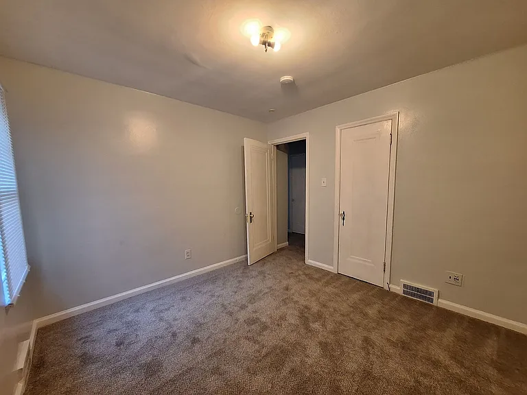 11243 Roxbury St — Photo 11