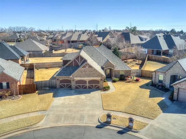 19504 Brookshire Ct, Edmond, OK 73012