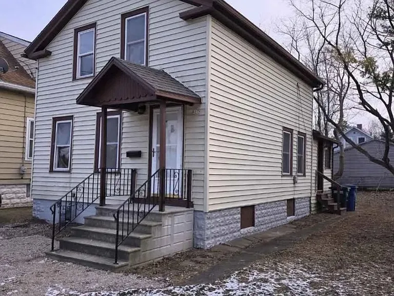 417 Fulton Ave — Photo 1