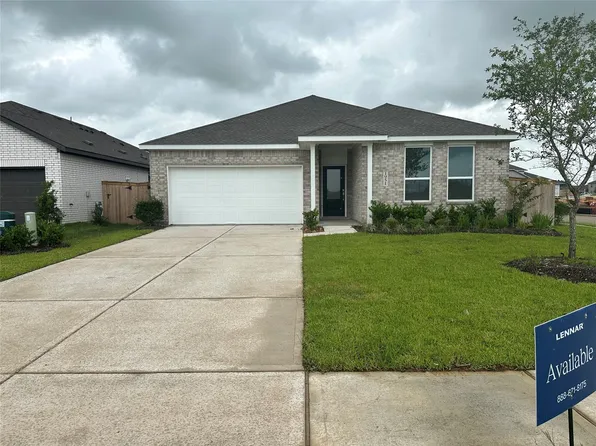 1951 Starlight St, Angleton, TX 77515
