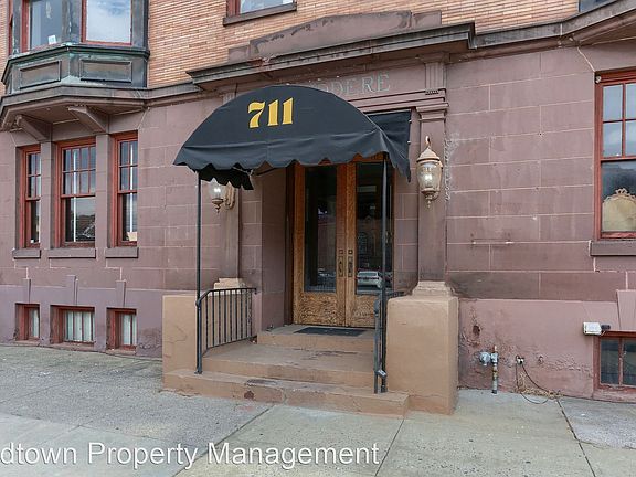 3rd image of 711 N 2nd St #2