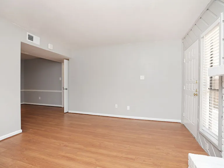 2100 Wilcrest Dr #B — Photo 4