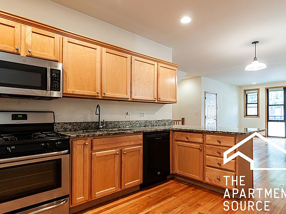 3rd image of 3117 N Damen Ave #1